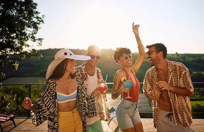 Perfiles ideales de acompañantes para fiestas