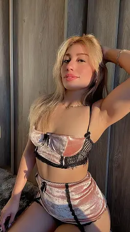 Nicolee image