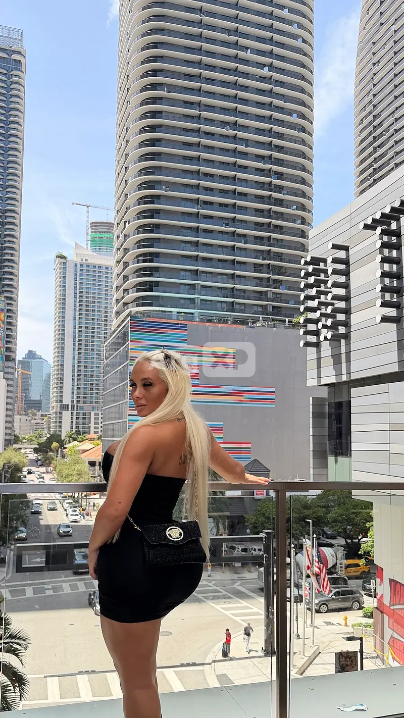 Cleo G