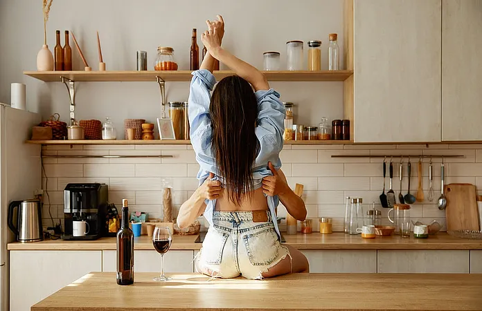 Beneficios de practicar sexo en la cocina con escorts