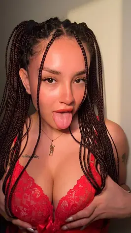 Selena Vip image