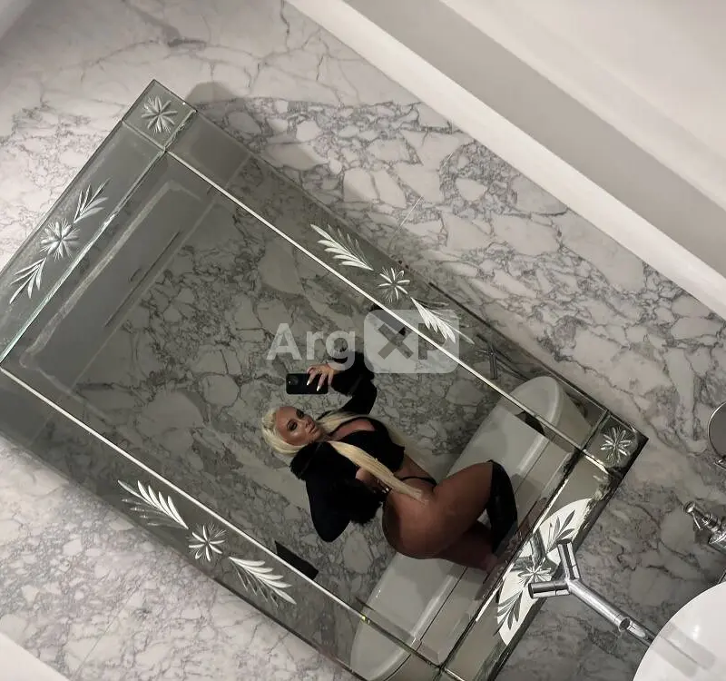 Cleo G